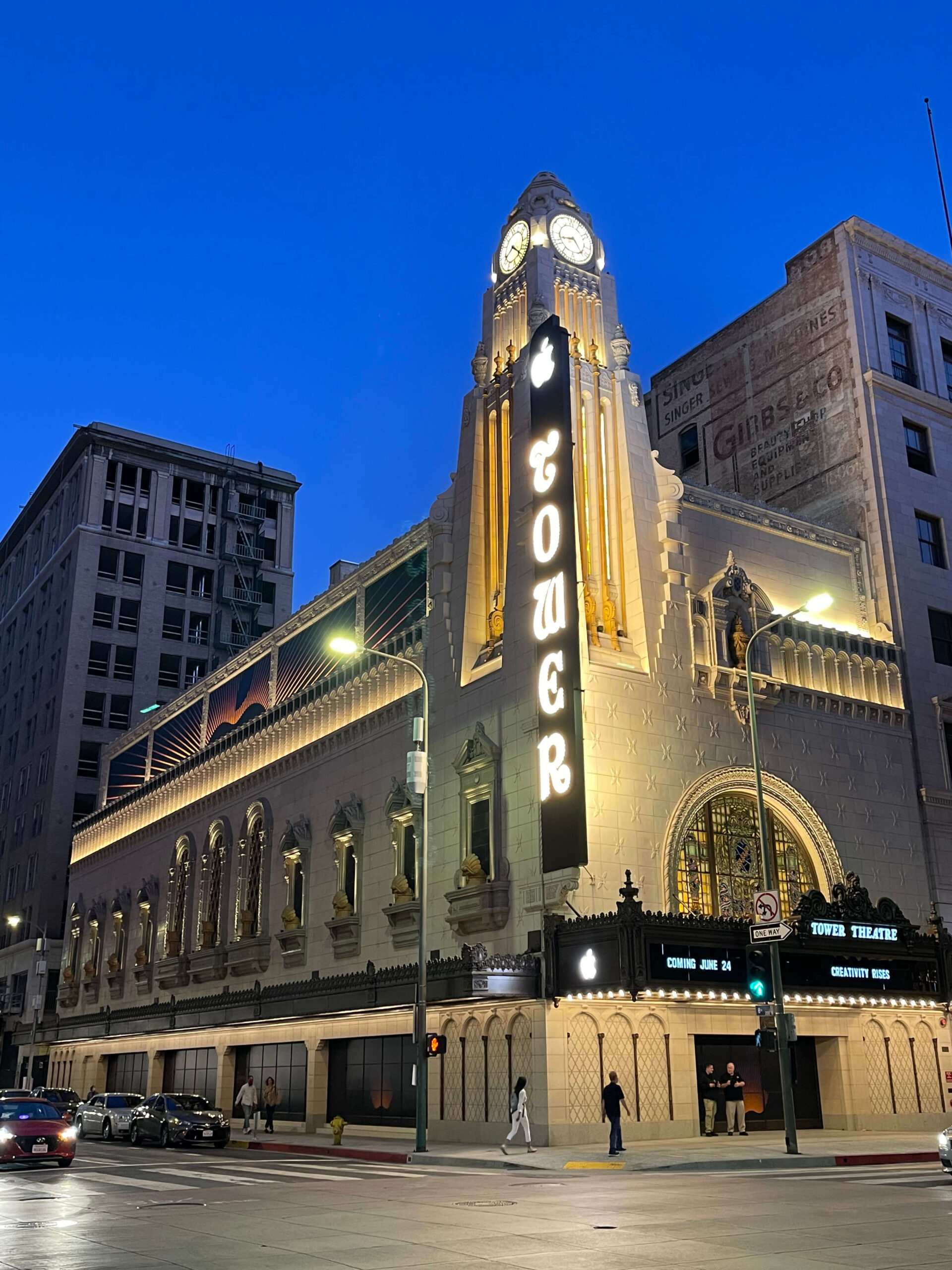 Apple Store Tower Theater Downtown Los Angeles Loft